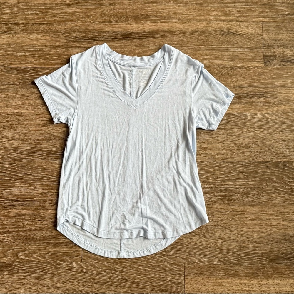 American Eagle Outfitters Light Blue V-Neck Tee